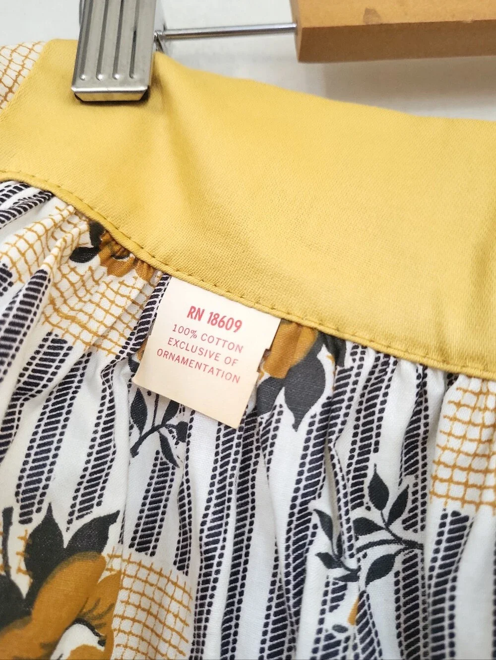 Vintage  Cottagecore Rose Striped Cotton Kitchen 1/2 Apron ~ Deadstock ~ Retro
